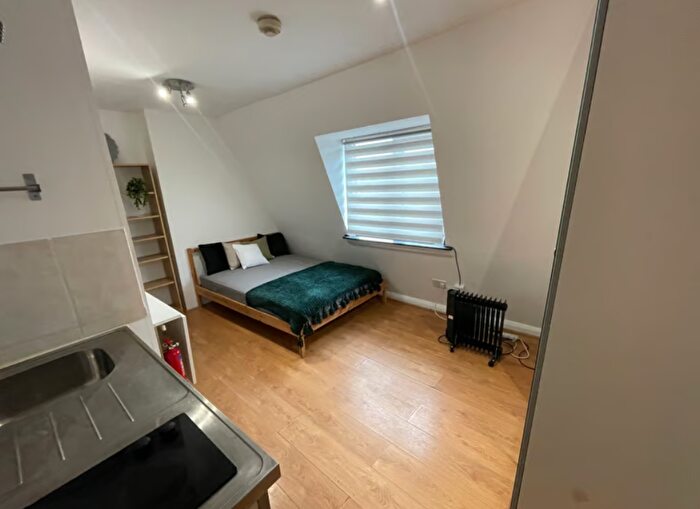 1 Bedroom Flat To Rent In Walworth Road, London, SE17