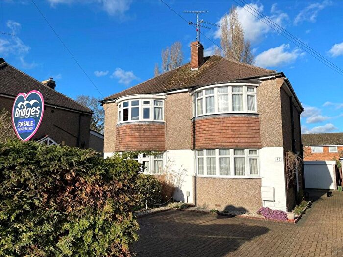 2 Bedroom Semi Detached House For Sale In Gillian Avenue, Aldershot, Hampshire, GU12