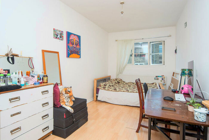 2 Bedroom Flat To Rent In Green Lanes, London, N16