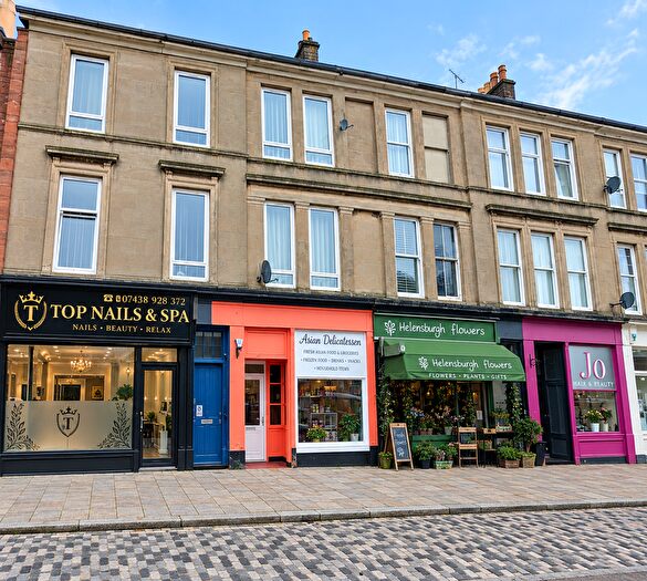 10 Bedroom Flat For Sale In West Princes Street, Helensburgh, G84