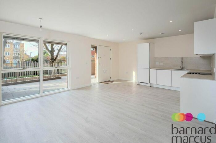 2 Bedroom Flat To Rent In Harrow View, Harrow HA1