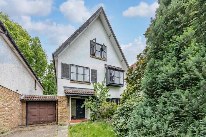 5 Bedroom Property To Rent In Warbank Lane, Kingston Upon Thames, KT2