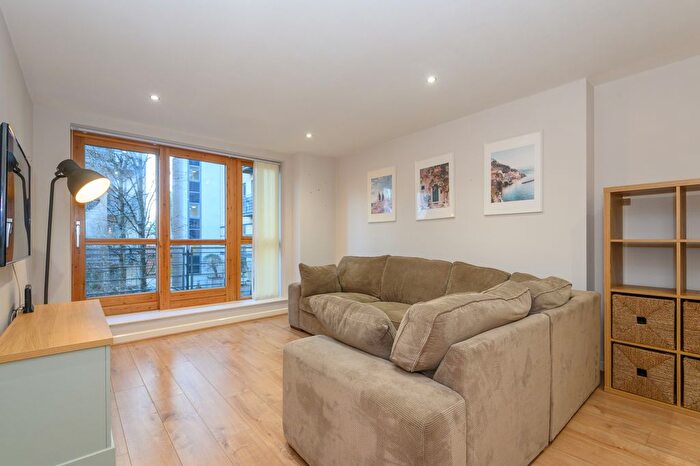 2 Bedroom Flat For Sale In Regents Quay, Brewery Wharf, LS10