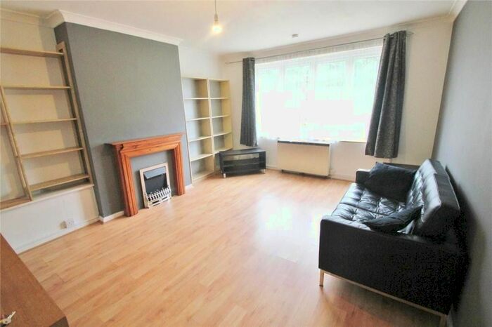 1 Bedroom Flat To Rent In Basing Way, Finchley Central, London N3