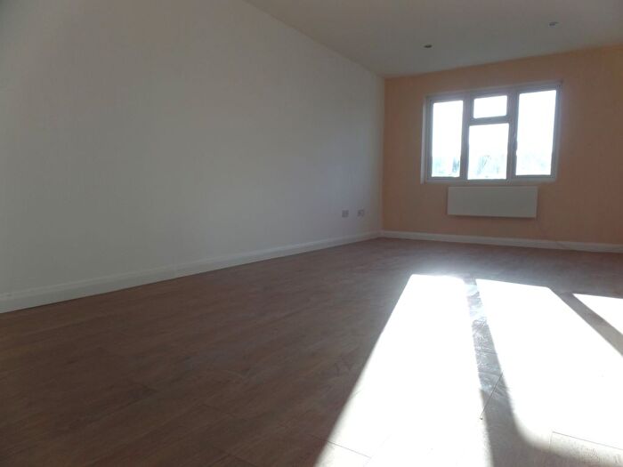 1 Bedroom Flat To Rent In High Street, West Drayton, UB7