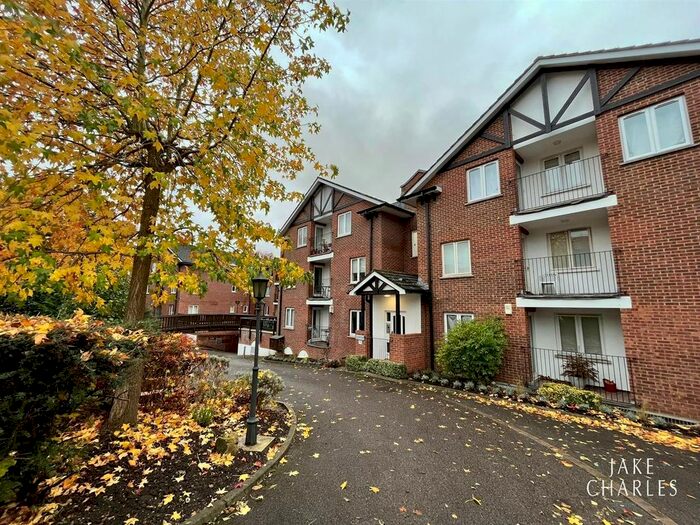 2 Bedroom Flat To Rent In Holden Road, North Finchley, London, N12