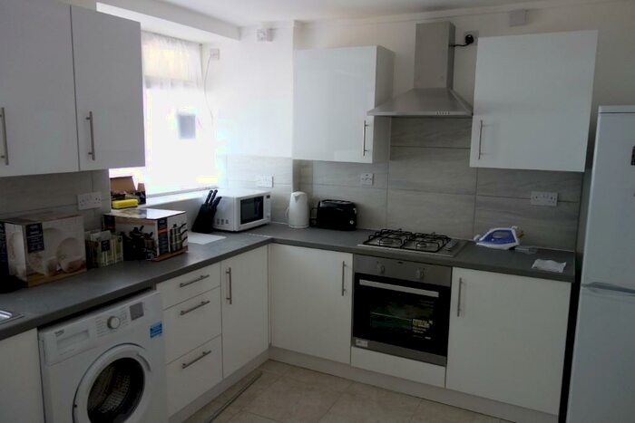 4 Bedroom Ground Flat To Rent In Drysdale Place, London, N1