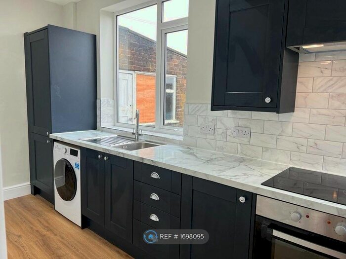 3 Bedroom Semi-Detached House To Rent In Shaw Lane, Prescot, L35