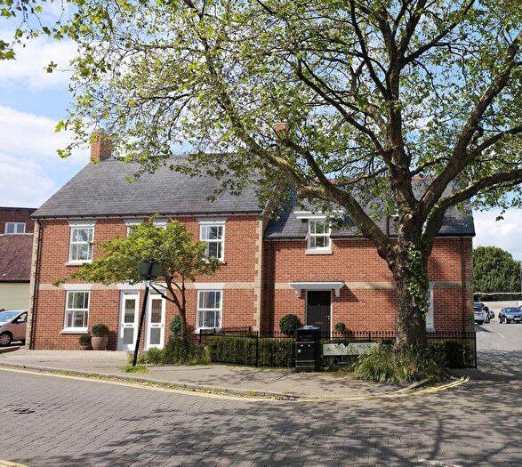 2 Bedroom Apartment For Sale In Town Centre, Ringwood, BH24