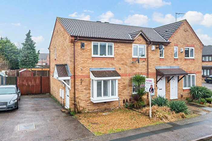 2 Bedroom Semi-Detached House For Sale In Sycamore Close, Kettering, NN16