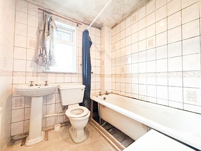 3 Bedroom End Of Terrace House For Sale In Howlett Close, St. Leonards-On-Sea, TN38