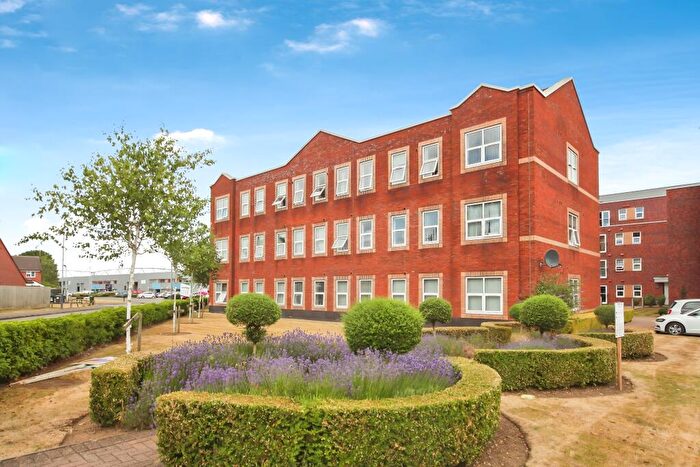 1 Bedroom Flat For Sale In Woodside Park, Rugby, CV21