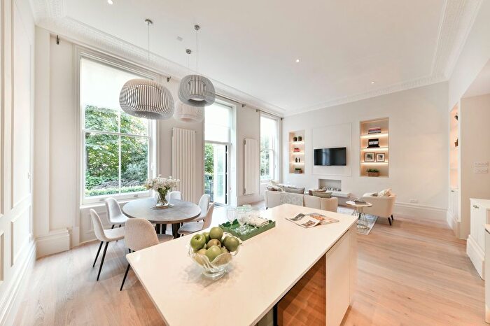 3 Bedroom Flat To Rent In Old Brompton Road, London, SW5