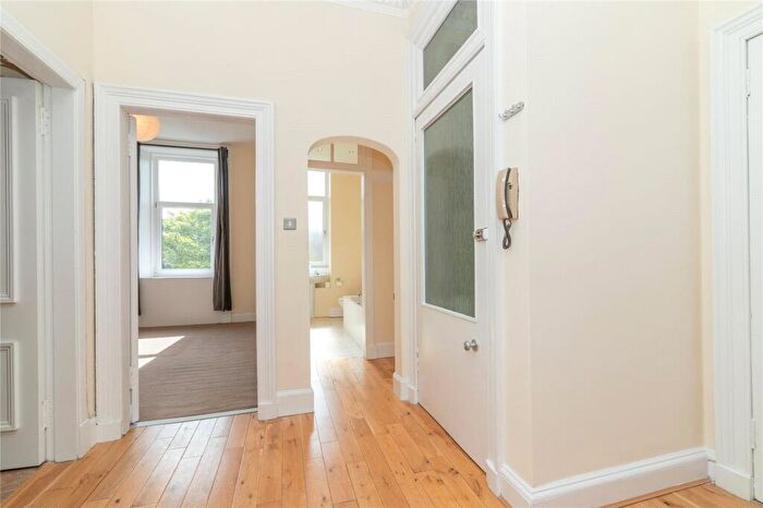 2 Bedroom Apartment To Rent In Melrose Gardens, North Kelvinside, Glasgow, G20