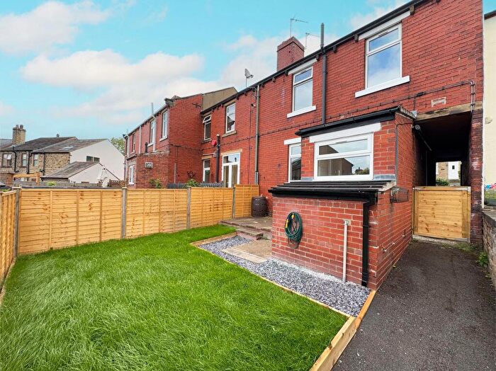 2 Bedroom Terraced House For Sale In Lascelles Hall Road, Huddersfield, HD5