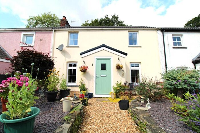 3 Bedroom Cottage For Sale In Oak Terrace, Coytrahen, Bridgend, Bridgend County., CF32