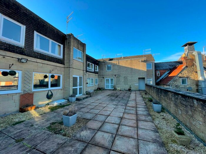 1 Bedroom Flat To Rent In Cricklade Street, Cirencester, GL7
