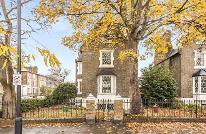3 Bedroom Detached House To Rent In De Beauvoir Square, De Beauvoir, N1
