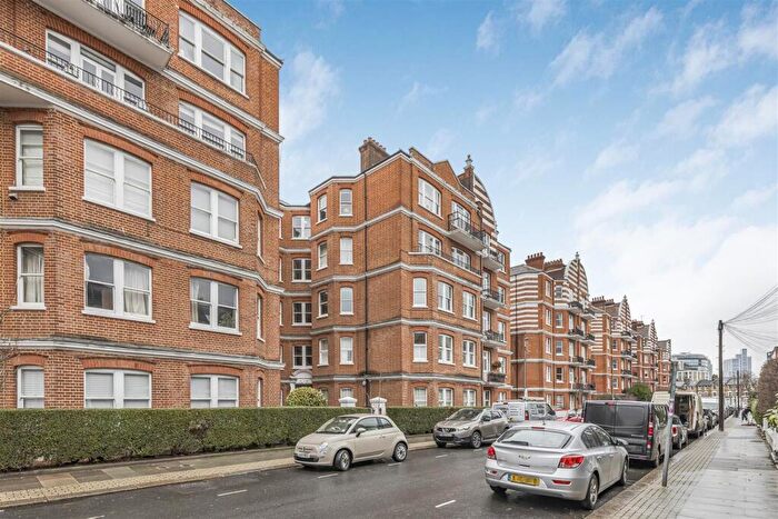 3 Bedroom Flat For Sale In Albert Palace Mansions, Lurline Gardens, London, SW11