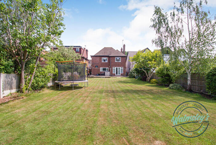 4 Bedroom Detached House For Sale In Armorial Road, Stivichall, Coventry, CV3