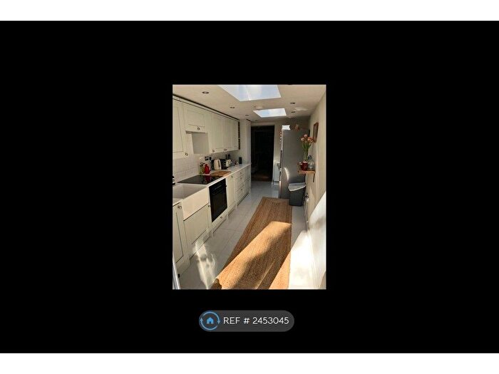 2 Bedroom Flat To Rent In Richborne Terrace, London, SW8