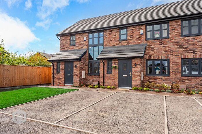3 Bedroom End Of Terrace House For Sale In Weir Close, Tyldesley, M29