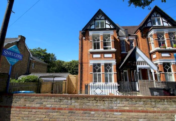 2 Bedroom Flat To Rent In Waldegrave Road, Teddington, TW11