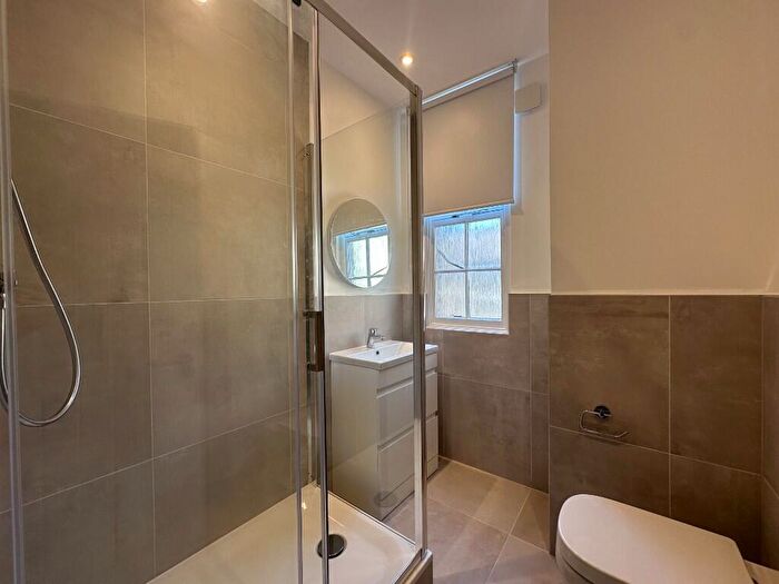 2 Bedroom Flat To Rent In Portland Street, Walworth Village, SE17