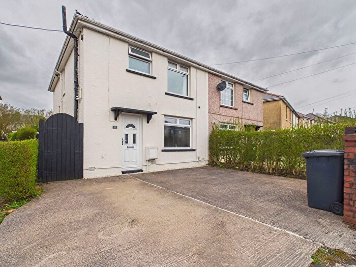 3 Bedroom Semi-Detached House For Sale In Emlyn Avenue, Ebbw Vale, NP23