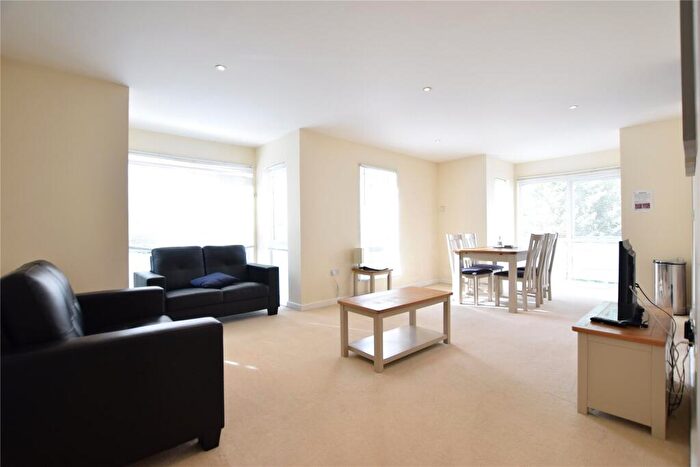 2 Bedroom Apartment To Rent In Gweal Avenue, Reading, Berkshire, RG2