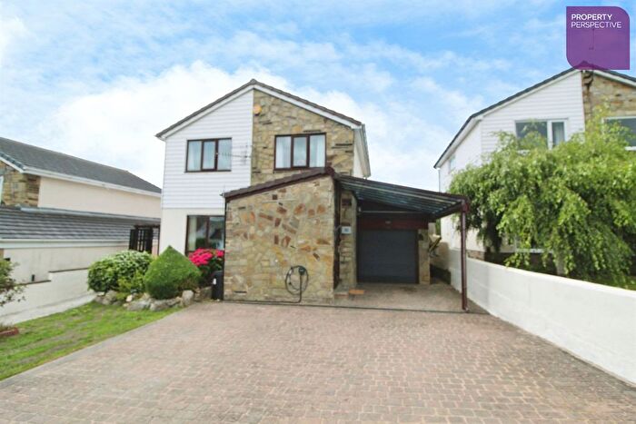 4 Bedroom Detached House For Sale In Lower Park Green, BD20