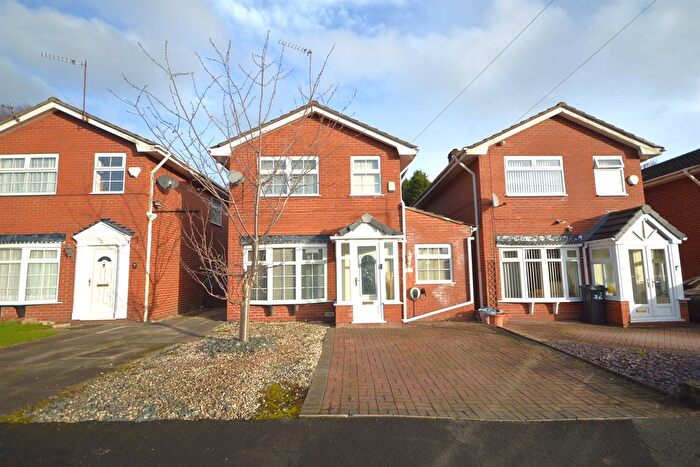 3 Bedroom Detached House For Sale In Boddens Hill Road, Heaton Mersey, SK4