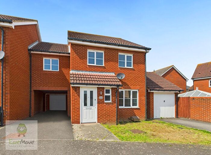 3 Bedroom Link Detached House For Sale In Belfry Drive, Hoo St. Werburgh, Rochester, ME3