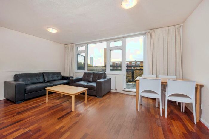 3 Bedroom Flat To Rent In Lockwood Square, Bermondsey, London, SE16