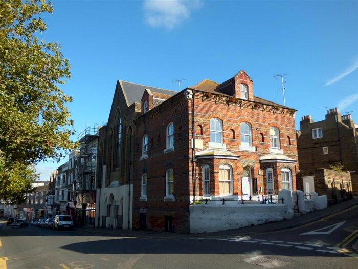 2 Bedroom Flat To Rent In Queen Street, Ramsgate, CT11