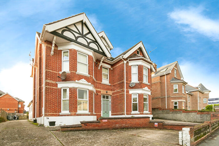 1 Bedroom Flat To Rent In Alumhurst Road, Bournemouth, BH4