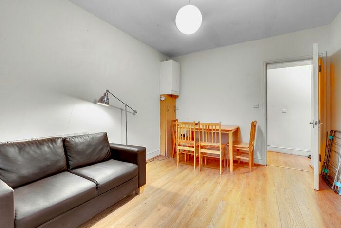 3 Bedroom Flat To Rent In Rotherfield Street, London, N1