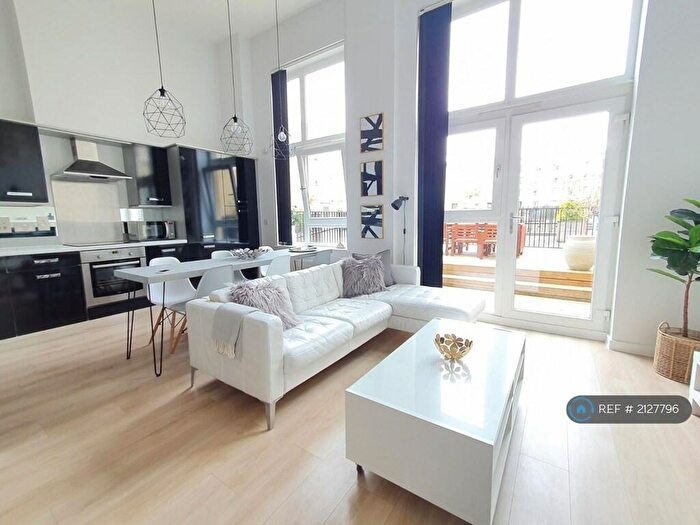 2 Bedroom Flat To Rent In Waterfront Park, Edinburgh, EH5