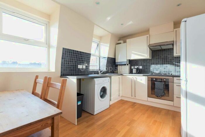 2 Bedroom Flat To Rent In Weedington Road, Kentish Town, NW5