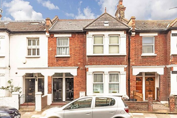 3 Bedroom Flat To Rent In Darlan Road, Fulham, SW6