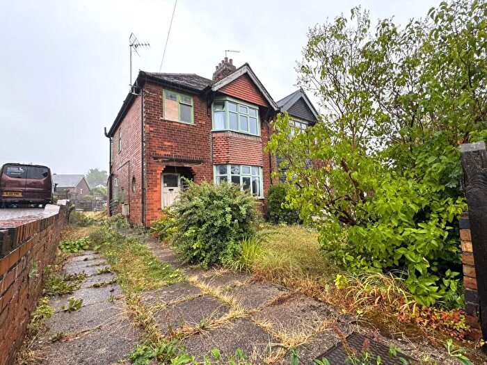 3 Bedroom Semi-Detached House For Sale In Lyndham Avenue, Stapenhill, Burton-on-Trent, DE15
