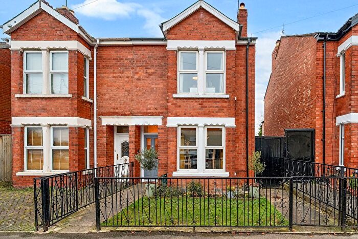 3 Bedroom Semi-Detached House For Sale In Calton Road, Gloucester, GL1