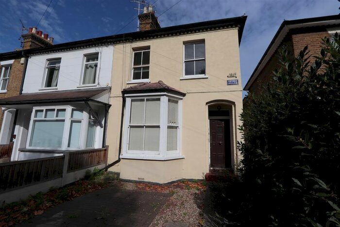 1 Bedroom Flat To Rent In Cambridge Court, Cambridge Road, Southend-On-Sea, SS1