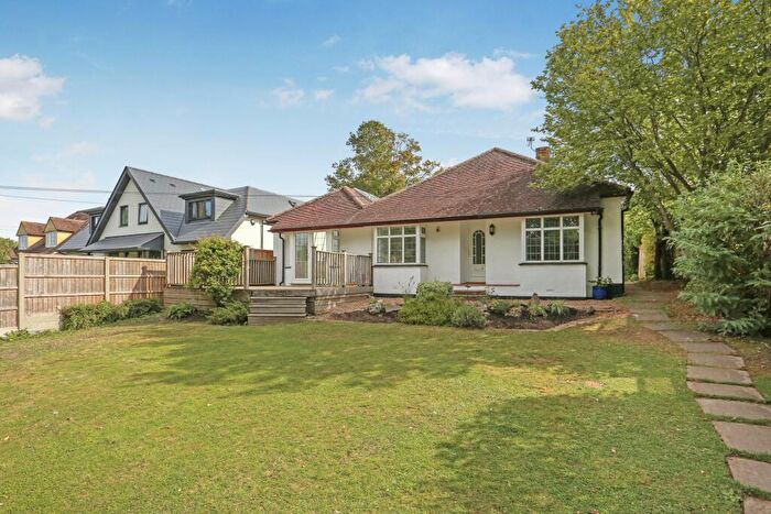 4 Bedroom Bungalow To Rent In Mount Pleasant, Effingham, KT24