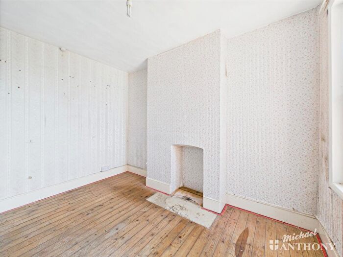 2 Bedroom Terraced House For Sale In High Street South, Stewkley, Leighton Buzzard, LU7