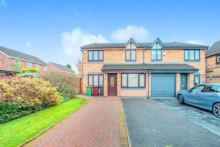 4 Bedroom Semi-Detached House To Rent In Haseley Close, Radcliffe, Manchester, Greater Manchester, M26