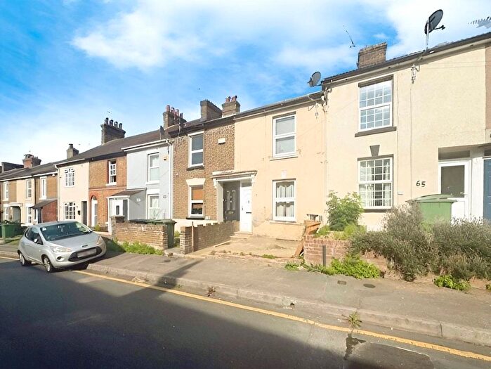 3 Bedroom Terraced House To Rent In Melville Road, Maidstone, Kent, ME15