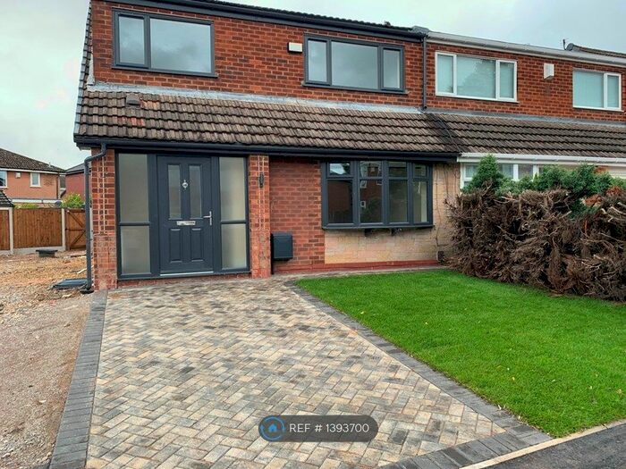 3 Bedroom Semi-Detached House To Rent In Ellenbrook Road, Worsley, Manchester, M28