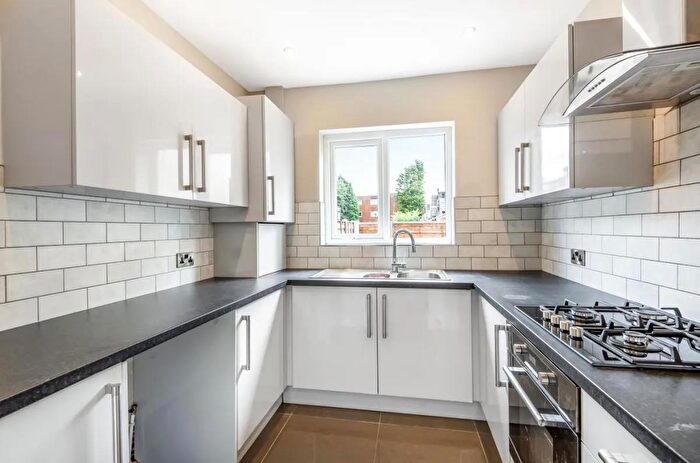 2 Bedroom Apartment To Rent In Gosport Road, Walthamstow, E17