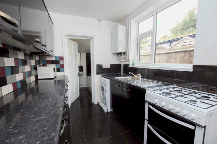 6 Bedroom House To Rent In Gristhorpe Road, Birmingham, B29